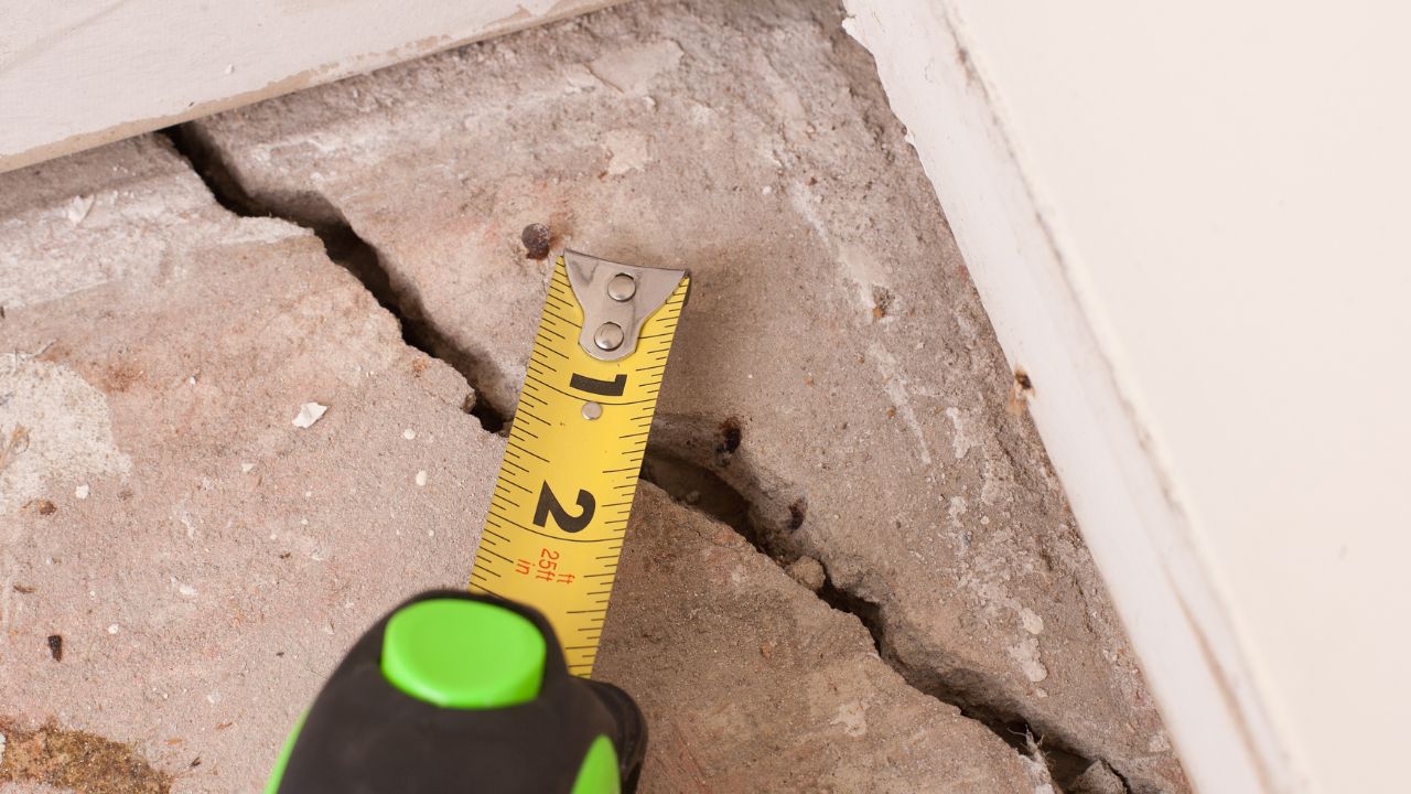 crack-repair-painting